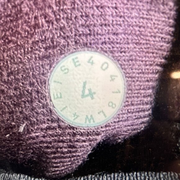 Lululemon Brave The Cold Down Puffer Jacket Black Cherry 4 - Picture 5 of 10